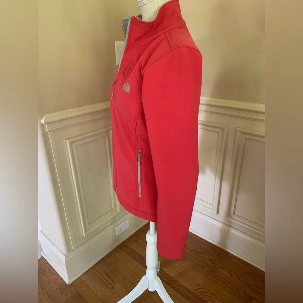 The North Face Women's Pink Bomber Jacket - Picture 5 of 15